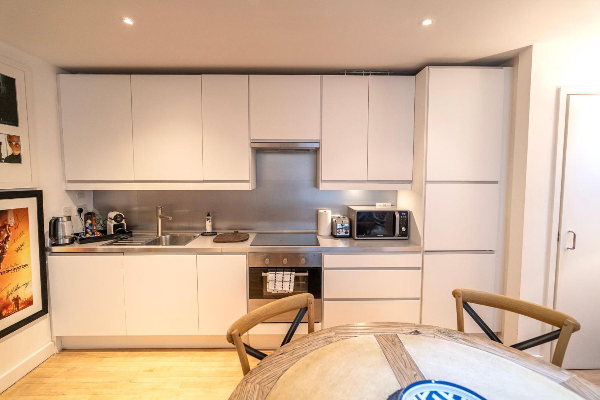 Spacious West End Duplex Apartment, W1 Central Londra Dış mekan fotoğraf