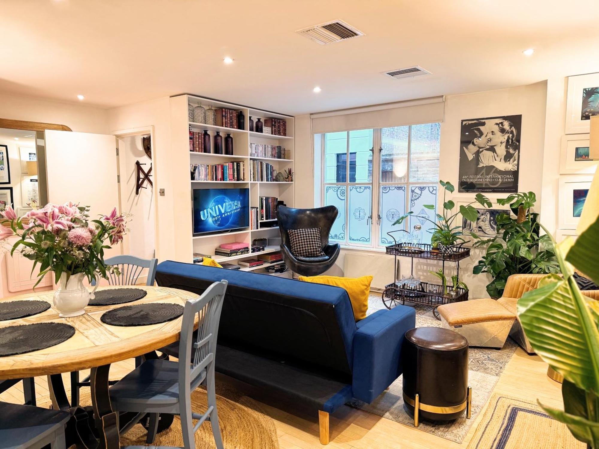 Spacious West End Duplex Apartment, W1 Central Londra Dış mekan fotoğraf